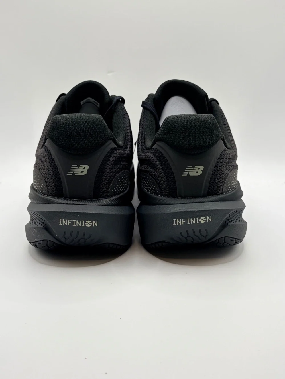 New Balance 1080v12 Men's Running Shoes Black Size 9.5 with Extra Cushioning
